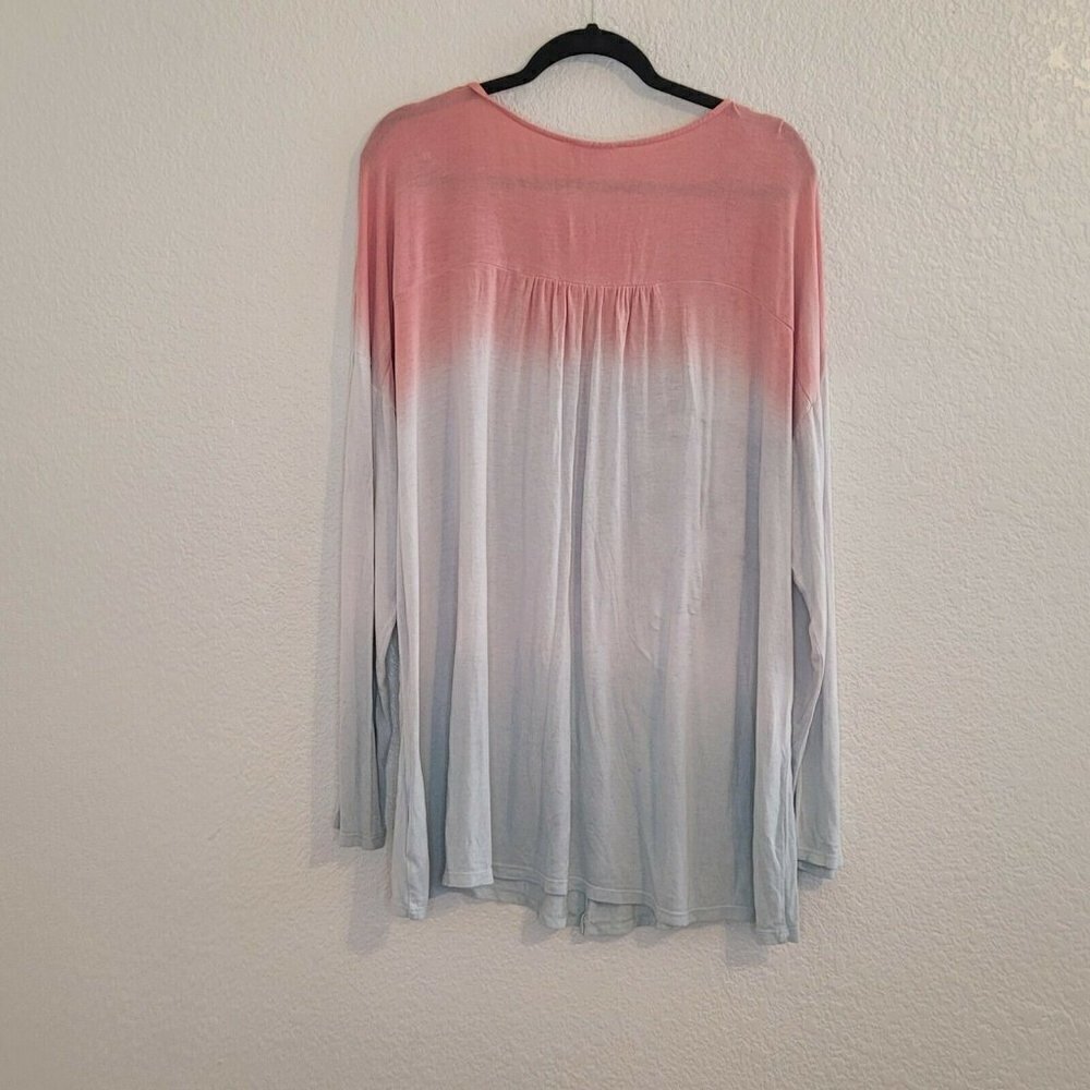 Como Blu Pink & White Ombre Two-Tone V-Neck Long Sleeve Tee Plus Size 3X - Picture 3 of 11